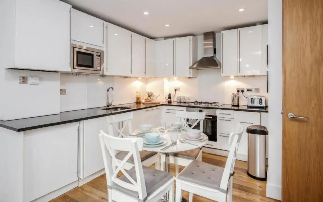 The Heart of Covent Garden Sleeps 4