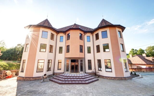 Гостиница Letizia Country Club вид на фасад