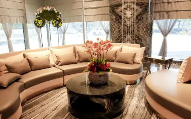 Relex Hotel