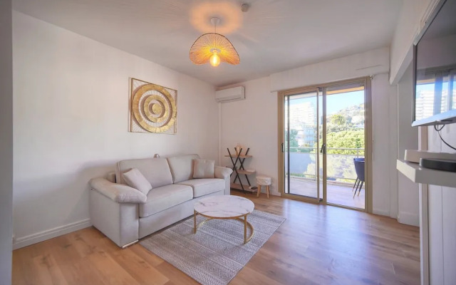 Lumineux Studio Avec Loggia A0b203