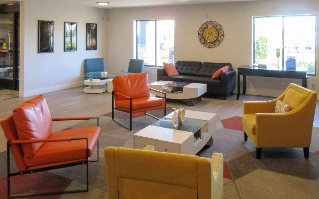 Clarion Pointe Evansville North