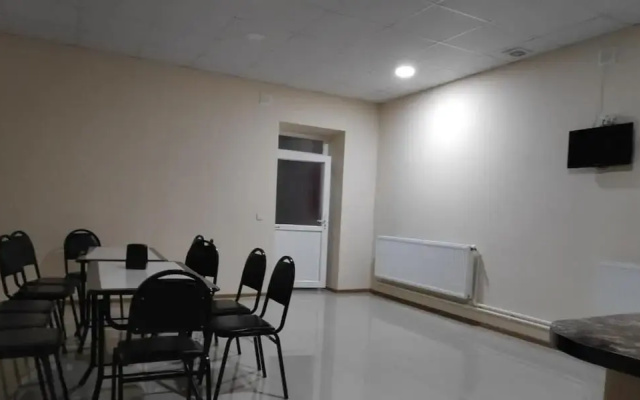 Отель IDEAL