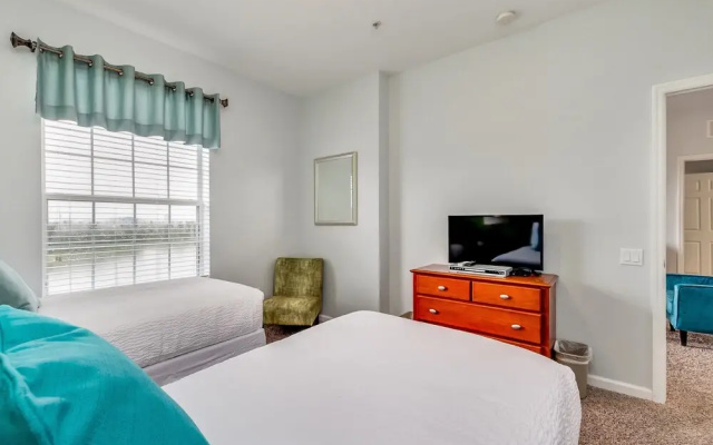 4114 Breakview Drive #403