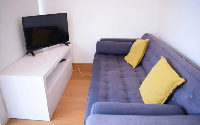 Modern 1 Bedroom Flat in Chelsea With Balcony