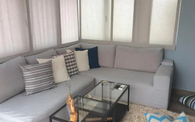 Piraeus Apartment with Endless View