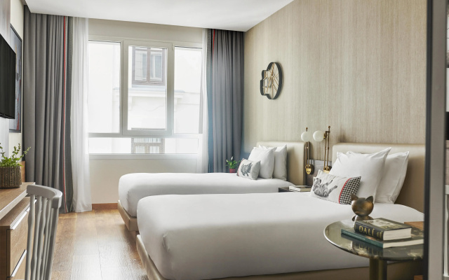 Отель Hyatt Centric Gran Via Madrid