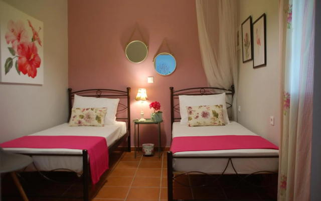 Domenica Apts II