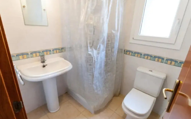 Pretty Holiday Home in L'escala With Swimming Pool