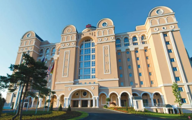 Отель Riu Helios Paradise Свети Влас вид на фасад