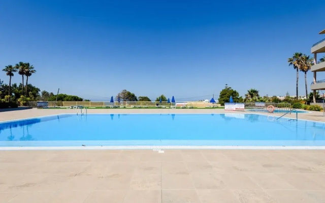 Charming 1-bed Beach Apartment in Albufeira