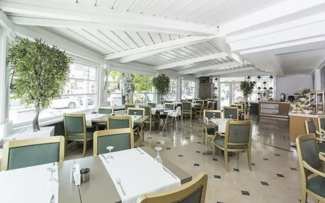 Royal Sweet Hotel