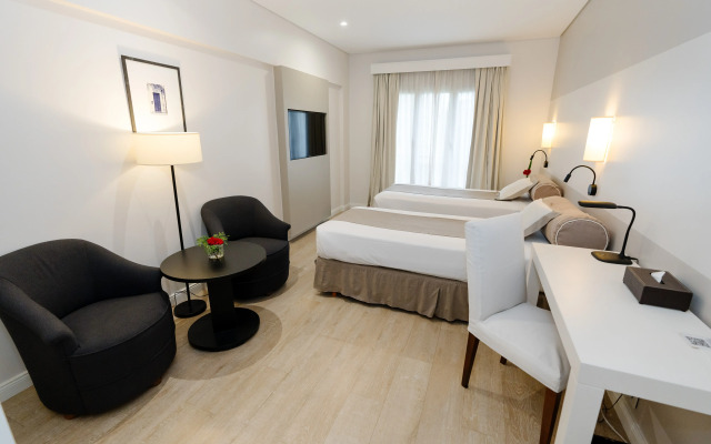 Loi Suites Recoleta Hotel