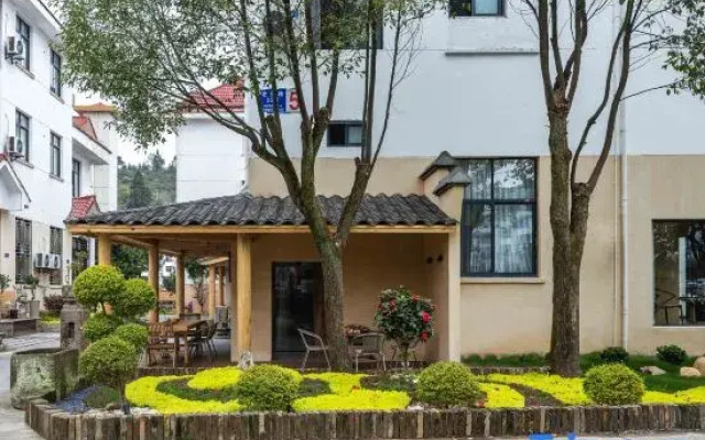 Meet Tai Ning Homestay Inn