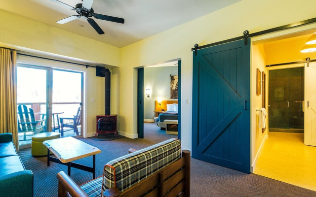 Rush Creek Lodge and Spa at Yosemite