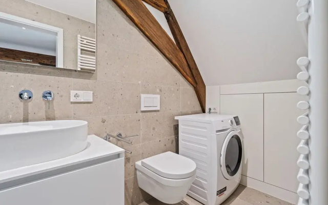 Escape to Clausen Stylish ApartmentID212