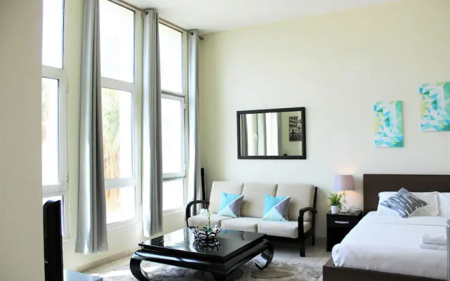 IRN - Spacious Studio in Discover Garden