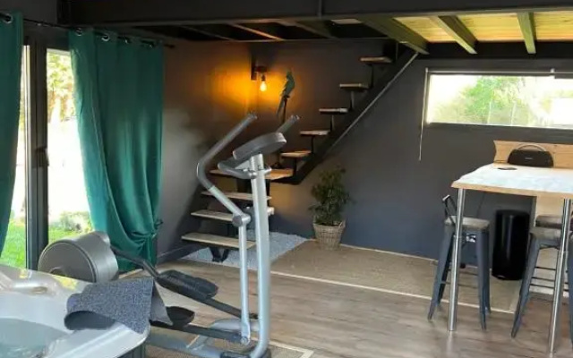 Charmant logement avec jacuzzi et sauna