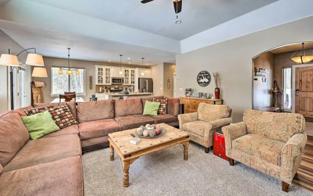 Donnelly Vacation Rental Near Lake Cascade!