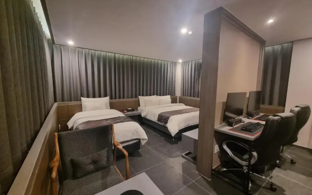 Yeoubi Hotel