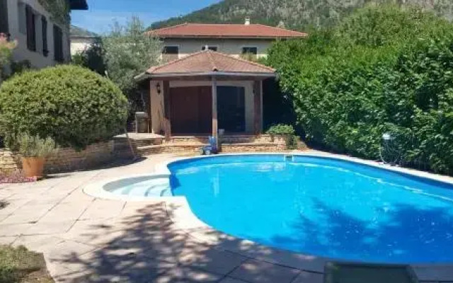 Au Paradis des Grillons