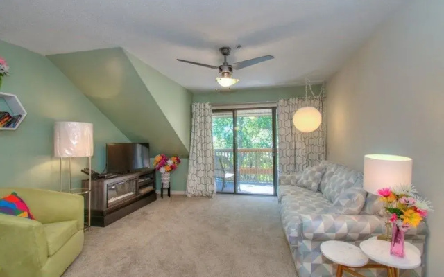 Laurel Court 301