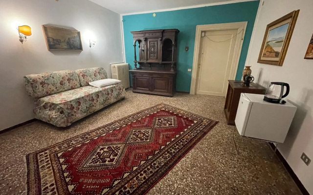 Cool Venice Apartment