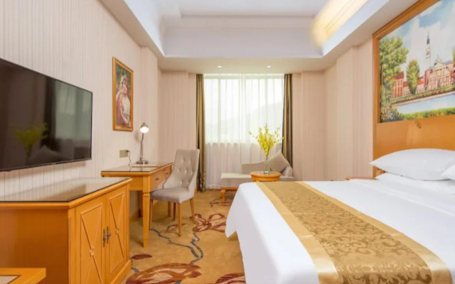 Vienna Hotel (Guangzhou Zengcheng Wanda Plaza Metro Station Branch)