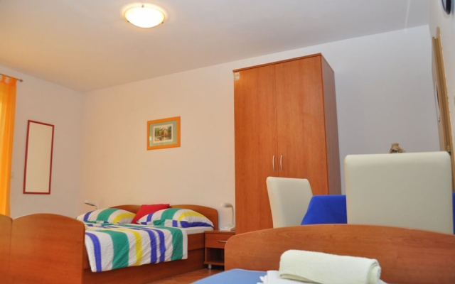 Apartments Ivi