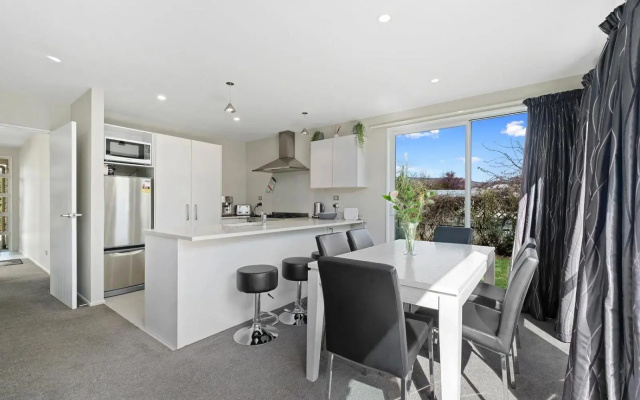 Hideaway on Hunter - Wanaka Holiday Home
