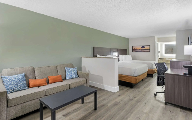 Quality Inn & Suites Orlando East - UCF Area