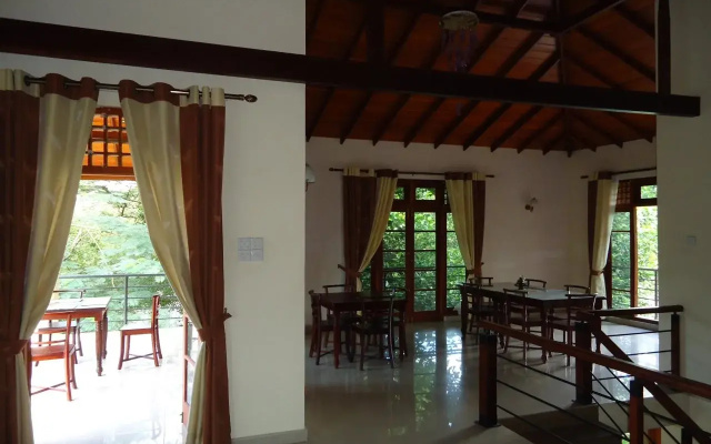 Tarana Hotel
