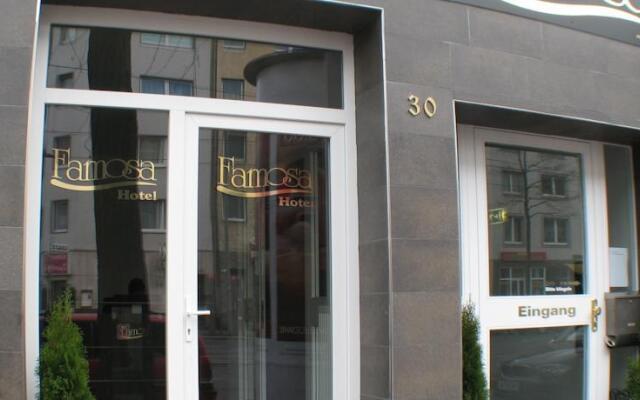 Отель Famosa Германия, Дюссельдорф - отзывы, цены и фото номеров - забронировать отель Famosa онлайн вид на фасад