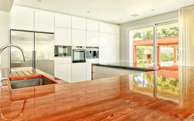 10 Bed Villa - Pool - Gym - Garden - Yacht Option