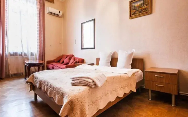 Aparthotel Econom Royal