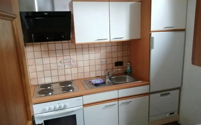 2 Zimmerwohnung Mit Kuche U. Bad