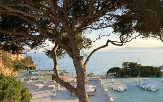 Apartamento con terraza y vistas al mar - Tree House Salou