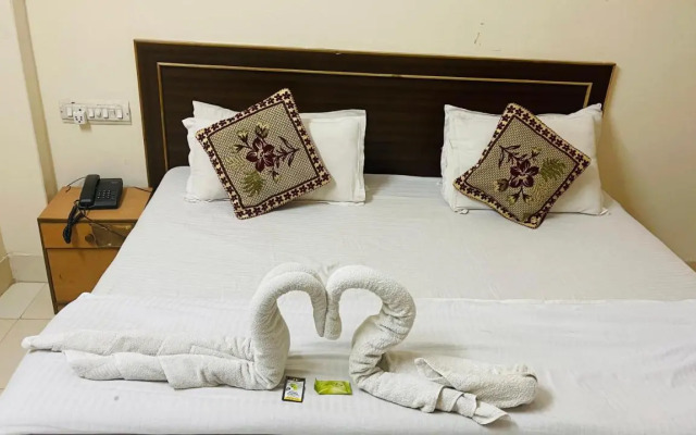ADB Rooms Hotel Vallabh Darshan