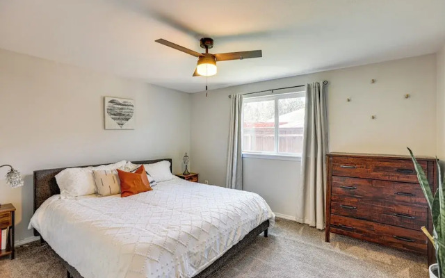 Family-friendly Home w/ Fire Pit in Bend!
