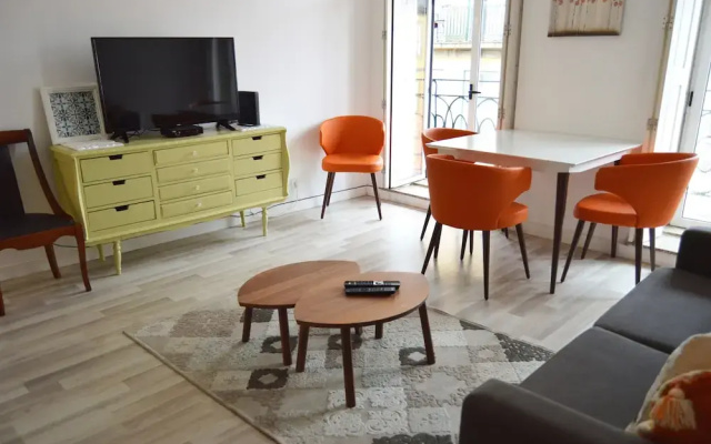 St. Francisco Flat with City Views