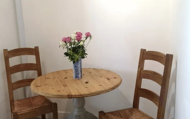 Charming 1-bedroom Apartment Near South Downs