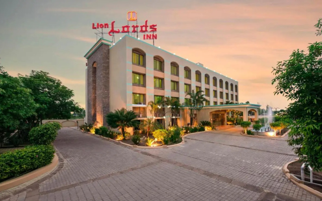 Lion Lords Inn Rajula