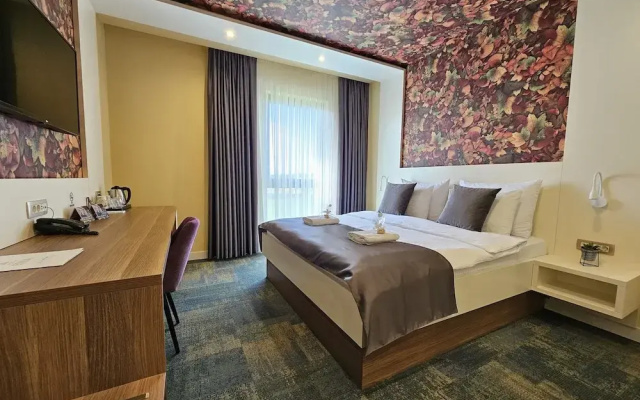 Hotel ETNA