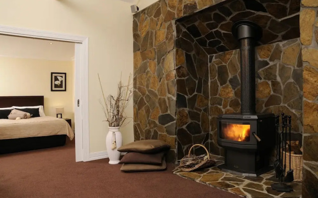 Waverley House Cottages
