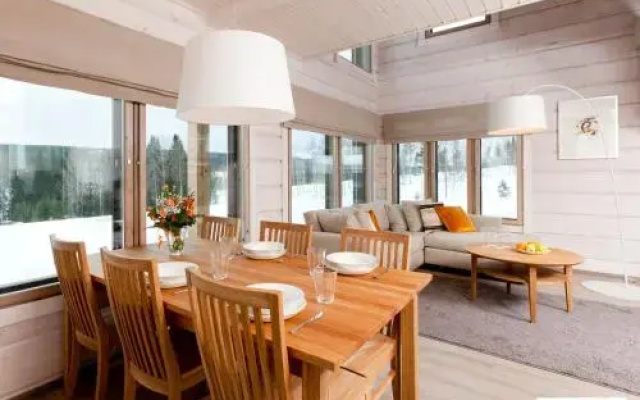 Helmikkäpolku Cottage