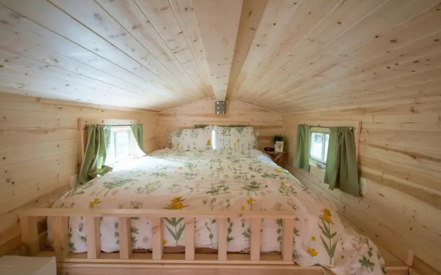 Mount Hood Village Savannah Tiny House 4