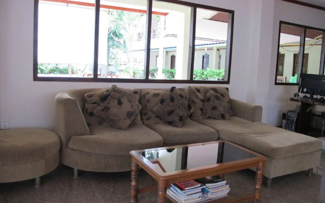 Koh Sichang Resort