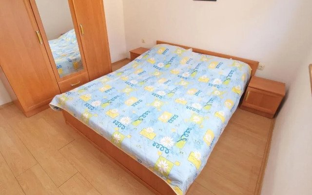 Cozy Apartment in Peroj