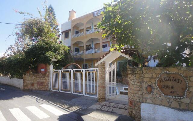 Апартаменты Iliostasi Beach Apartments вид на фасад