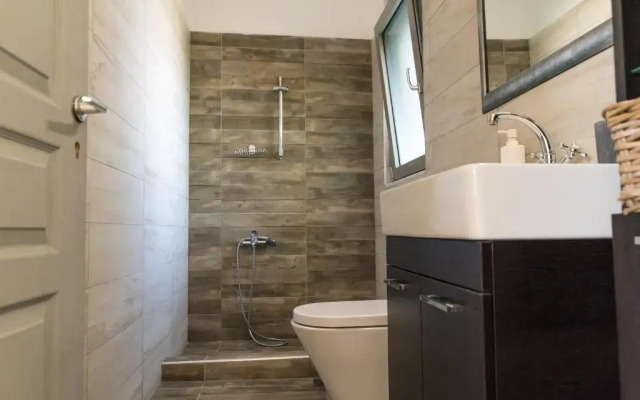 Comfy Kourouta Apartment & Suite