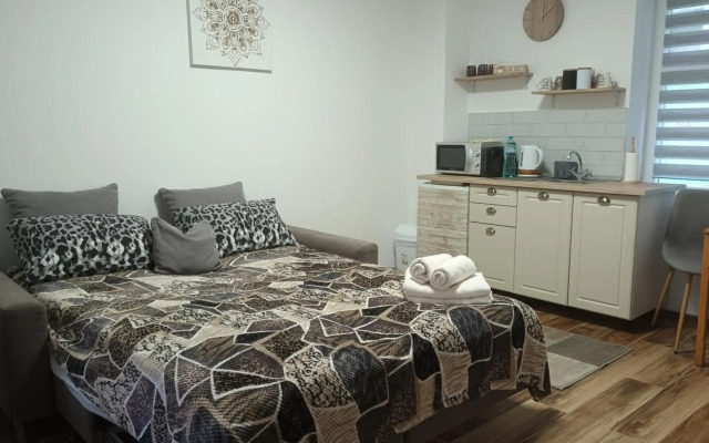 Cezar Home Studio